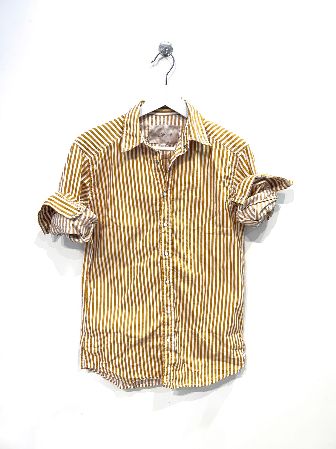 Camicia automatici in gabardina di cotone righe larghe. Col. Senape / Latte