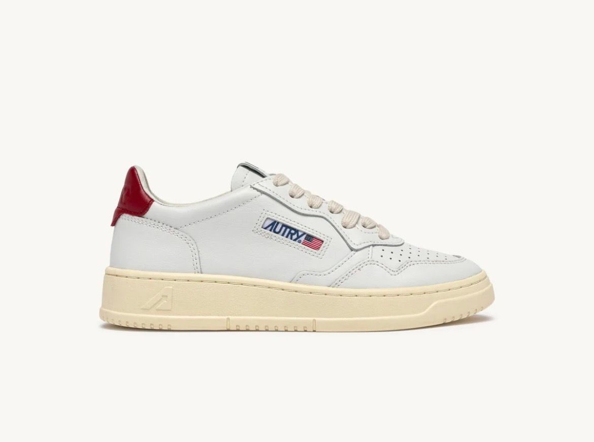 Sneaker AUTRY ispirata ai modelli vintage anni 80.  Col. Bianco / Ciliegia NEW COLLECTION