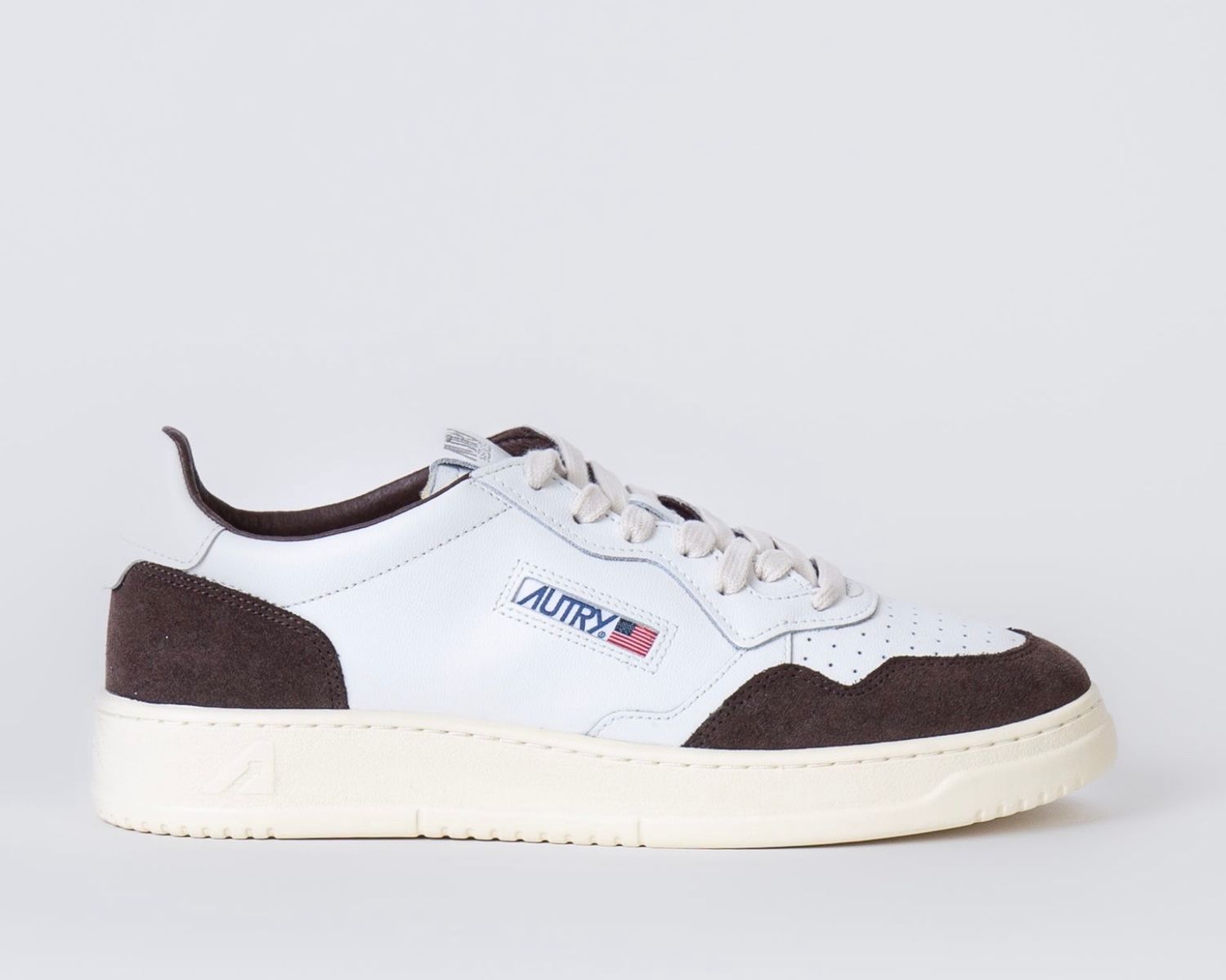 AUTRY Sneaker in pelle e suede. Col.Bianco / Testa Moro  NEW AUTUNNO INVERNO 26/27