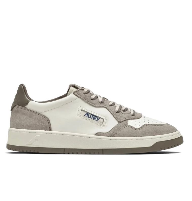 AUTRY Sneaker bicolor in pelle e suede, laccio bicolor. Col. Latte / Taupe NEW AUTUNNO INVERNO 26/27