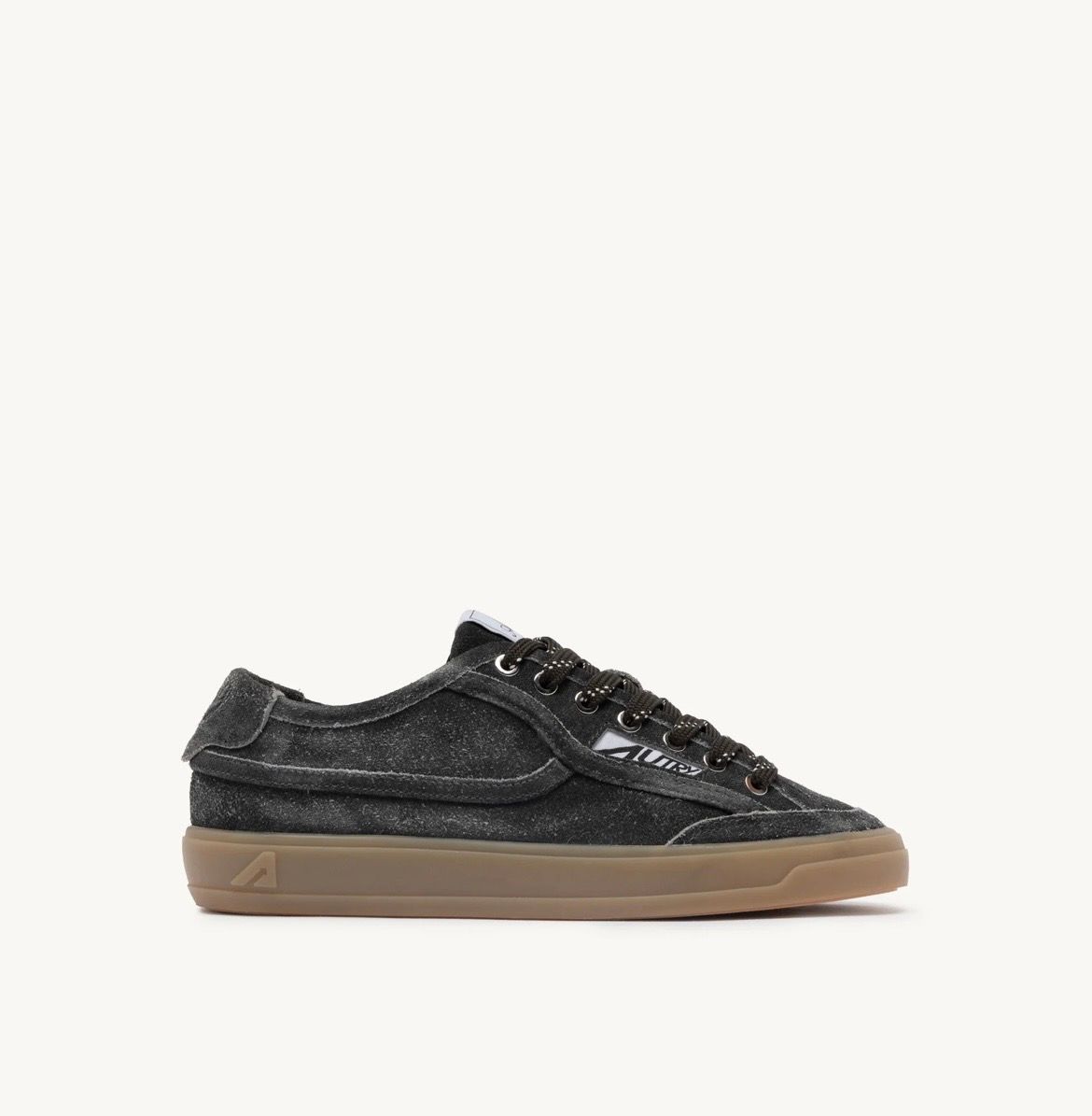 AUTRY Snsaker in suede lavato. Col. Nero NEW AUTUNNO INVERNO 26/27