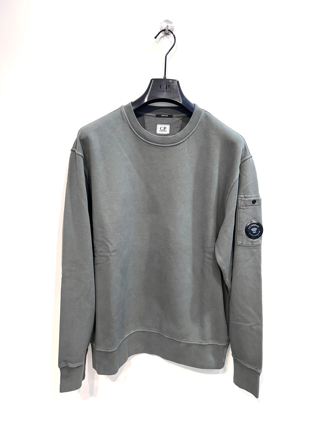 CP COMPANY Felpa girocollo in fleece di cotone smerigliato. Col. Grigio Verde