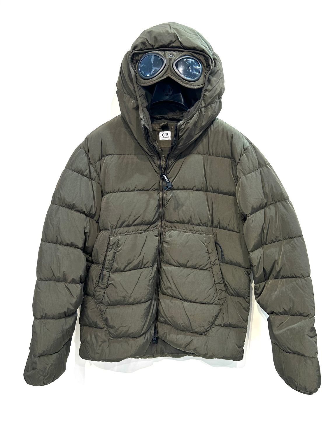 CP COMPANY Goggle Jkt. in nylon lucido, piuma d'oca. Col. Verde Militare