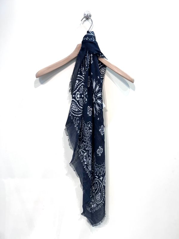 SAINT BARTH Bandana quadrata in viscosa e lana fantasia. Col. Nero