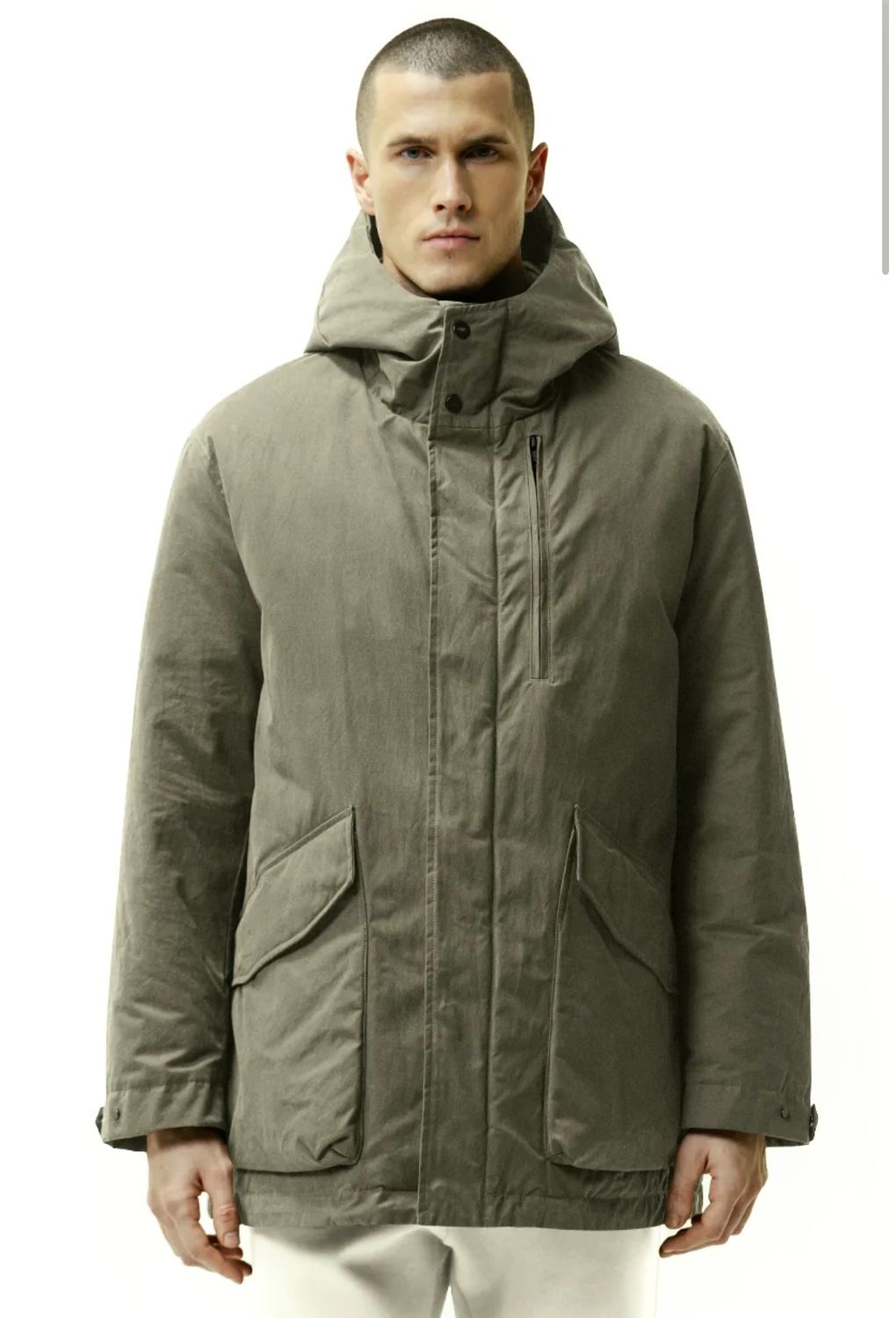 DUNO Parka media lunghezza in cotone tecnico cerato con cappuccio. Col. Verde militare