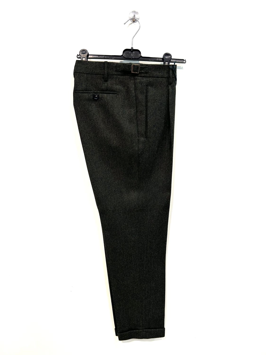 BERWICH Pantalone in pura lana con pence e laccetti. Col. Sigaro