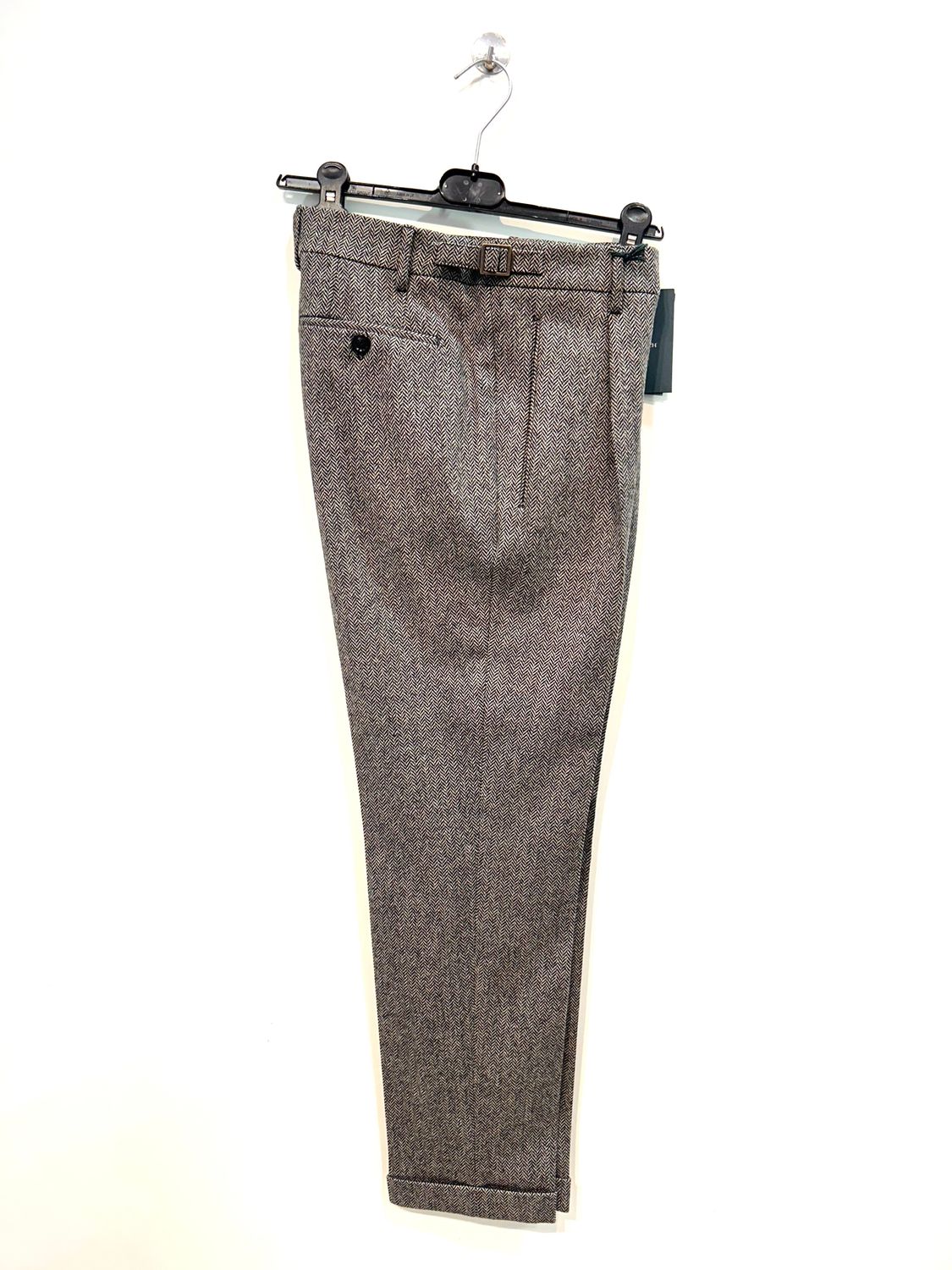 BERWICH Pantalone spinata in pura lana con pence e laccetti. Col. Sabbia Nero