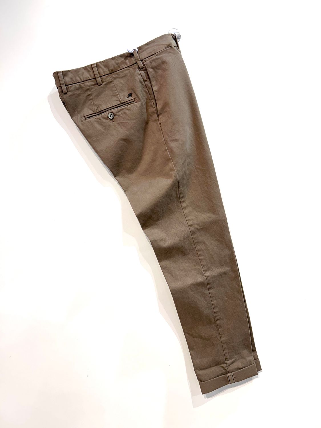 MASONS Pantalone in gabardina di cotone elasticizzato, lavato. Col. Olio gelato