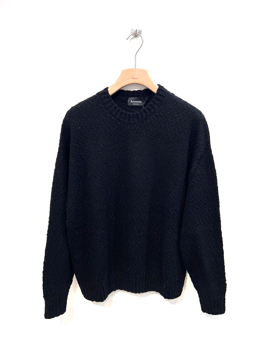 AROVESCIO Maglia girocollo boucle’. Col. Nero