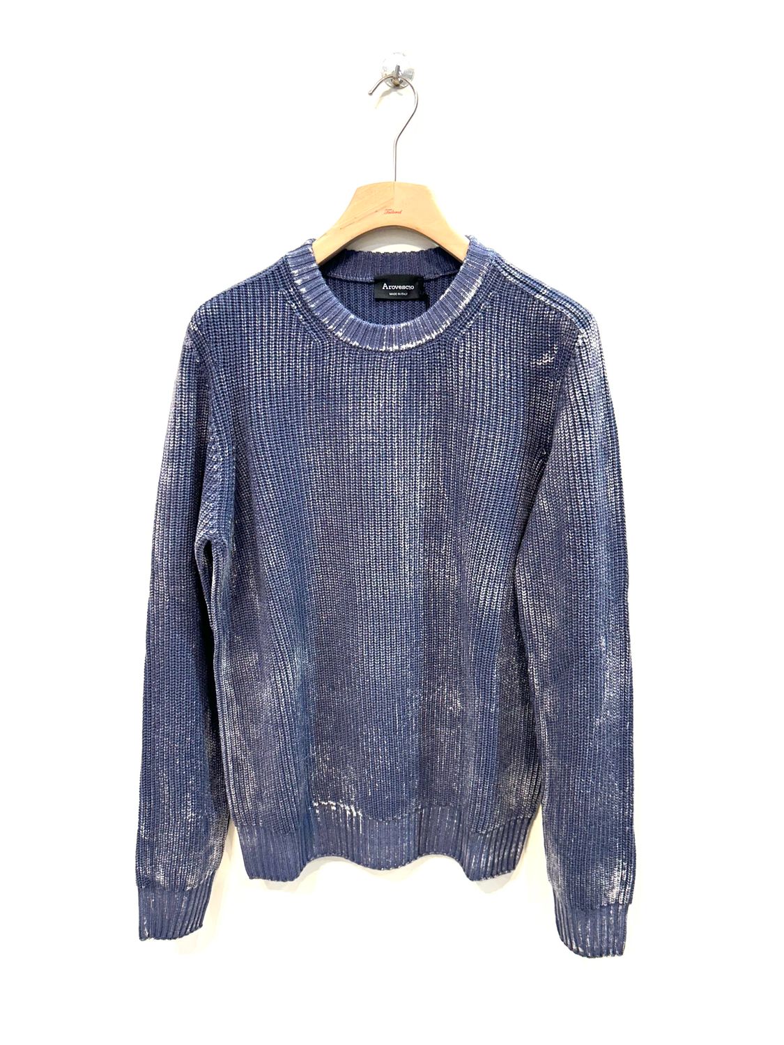 AROVESCIO Maglia girocollo punto pannocchia, effetto used. Col. Denim