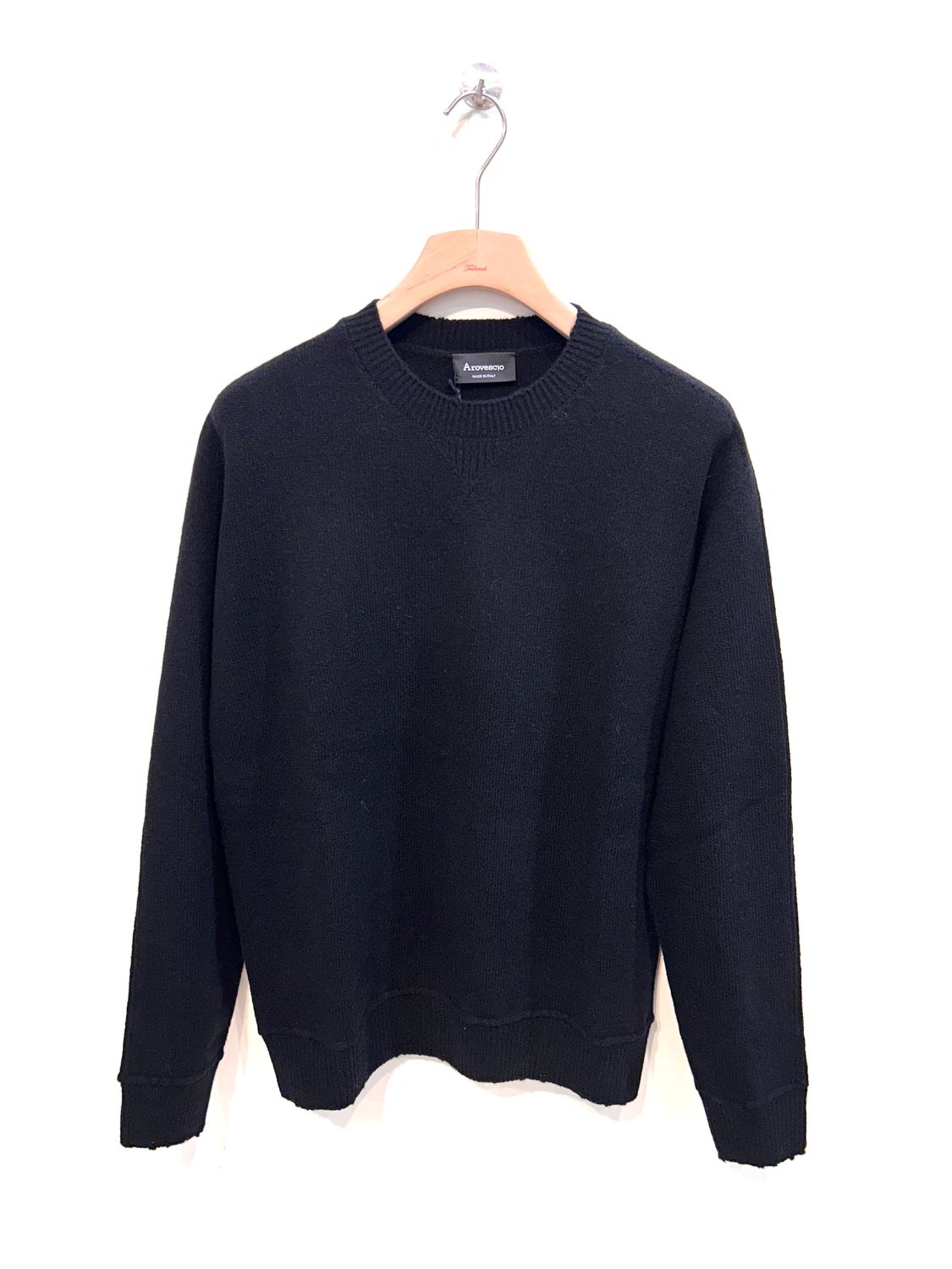 AROVESCIO Maglia girofelpa in lana e cashmere, con microrotture. Col. Nero