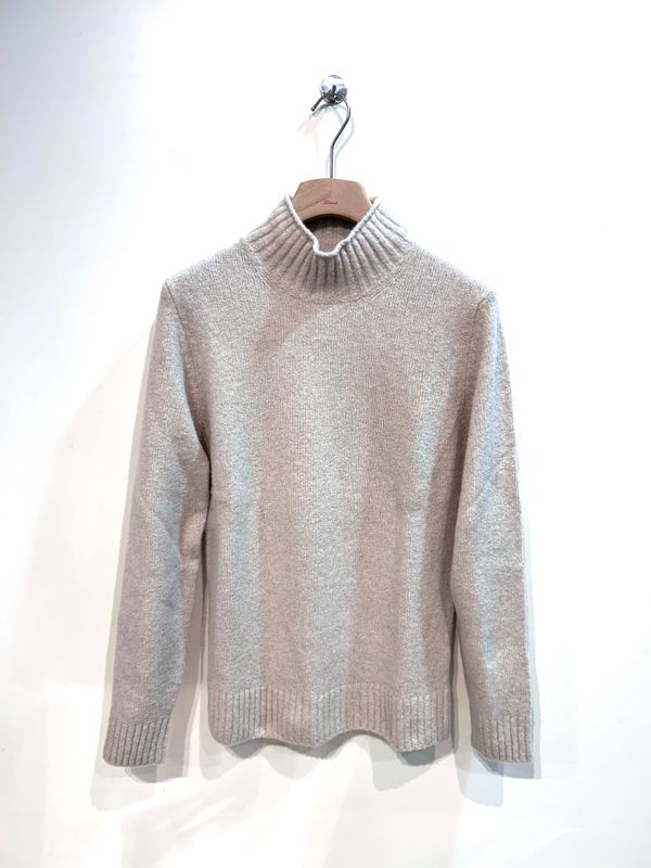KANGRA Maglia collo vulcano soft boucle’ lana poly e cashmere. Col. Naturale
