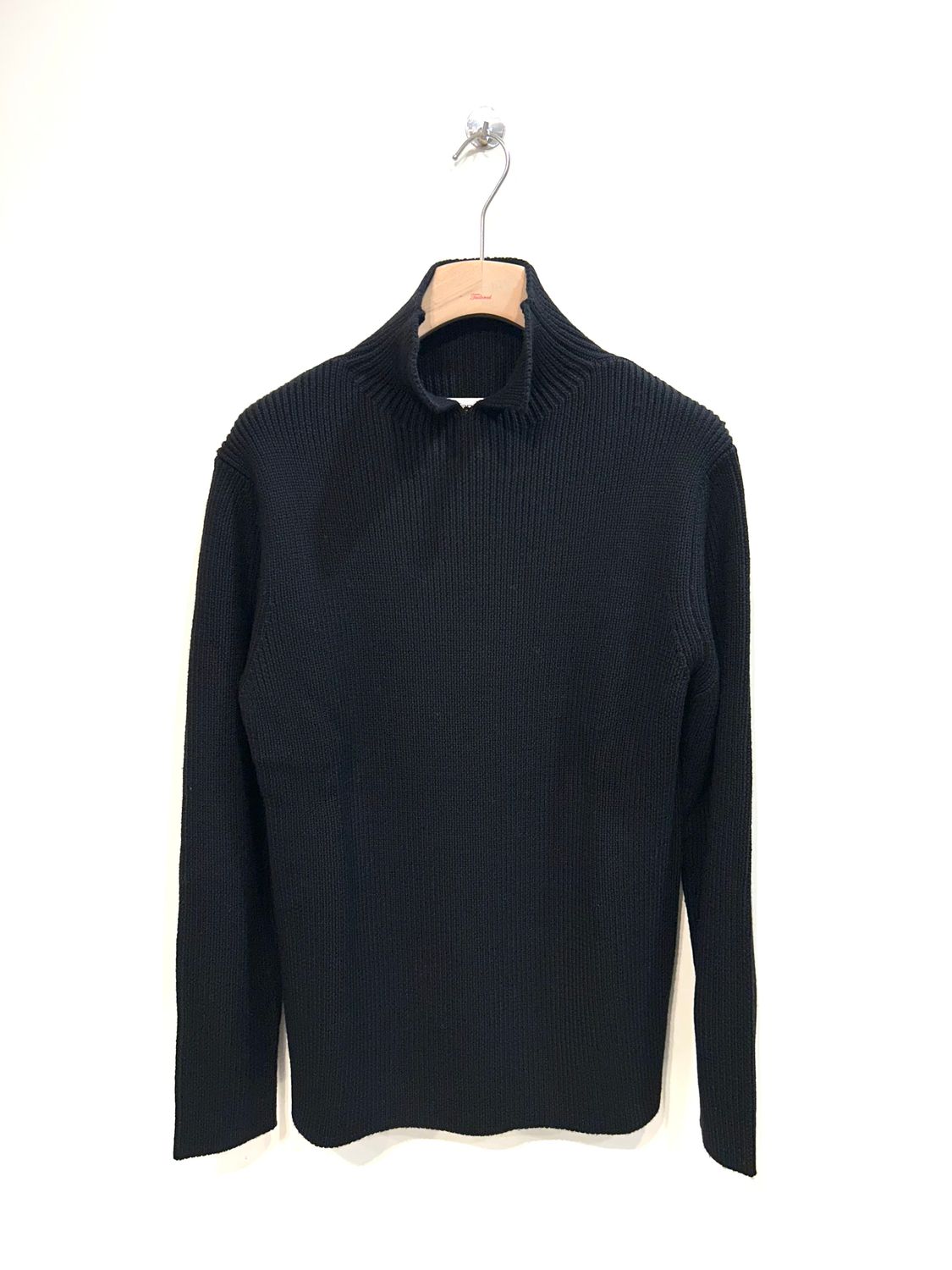 KANGRA Maglia collo camino con spacco, pura lana. Col. Nero