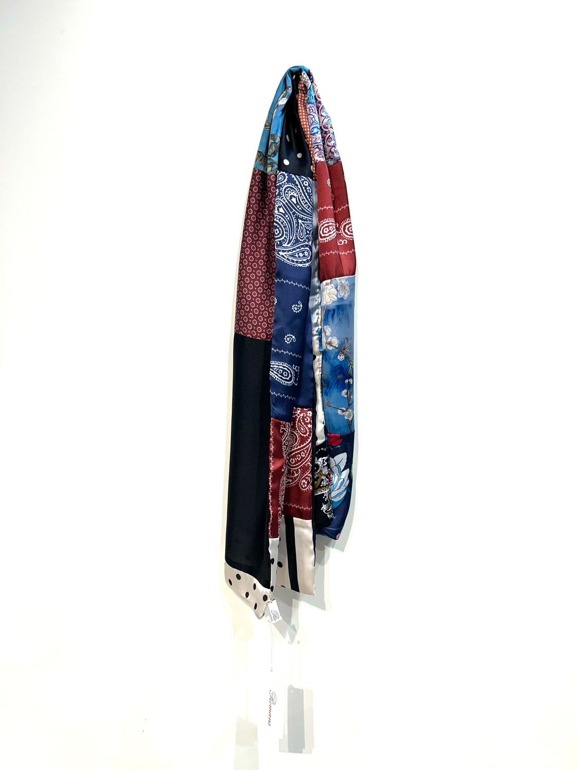 RICCARDO FORCONI  ​Foulard in pura seta patch . Col. Fantasia