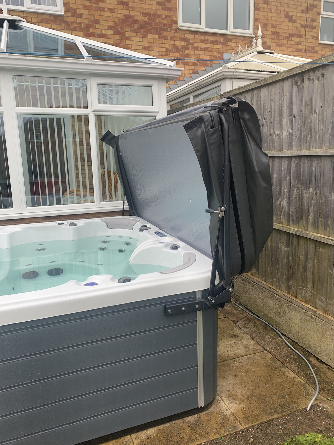 Affordable Hot Tub Cover Lifter (hydraulic) Luso Spa