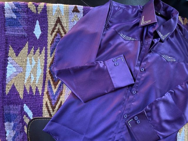 Chemise satin violette