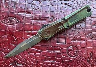COMBAT TROODON GEN III BOWIE STANDARD OUTBREAK SIGNATURE SERIES