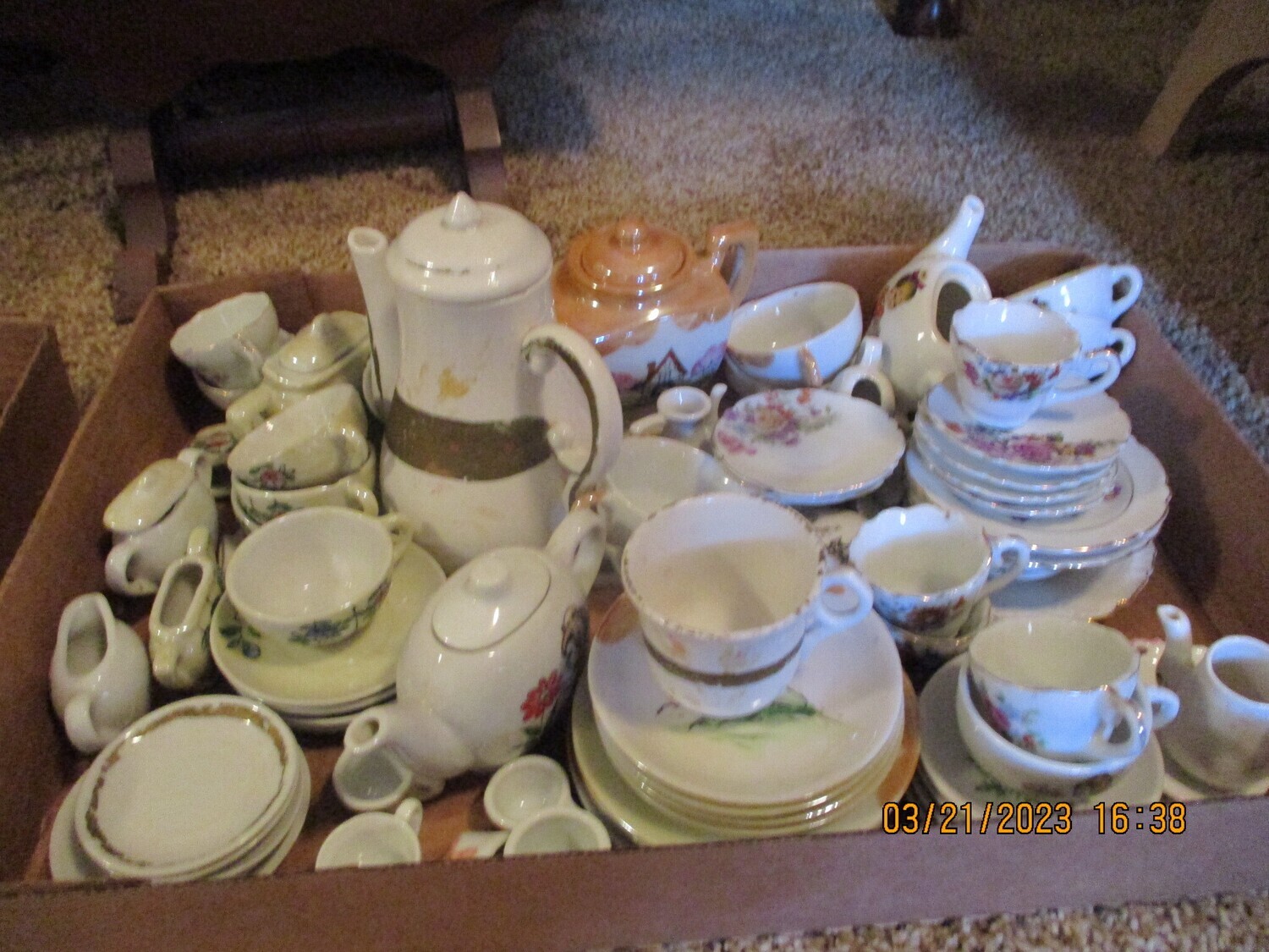 PORCELAIN TEA SETS