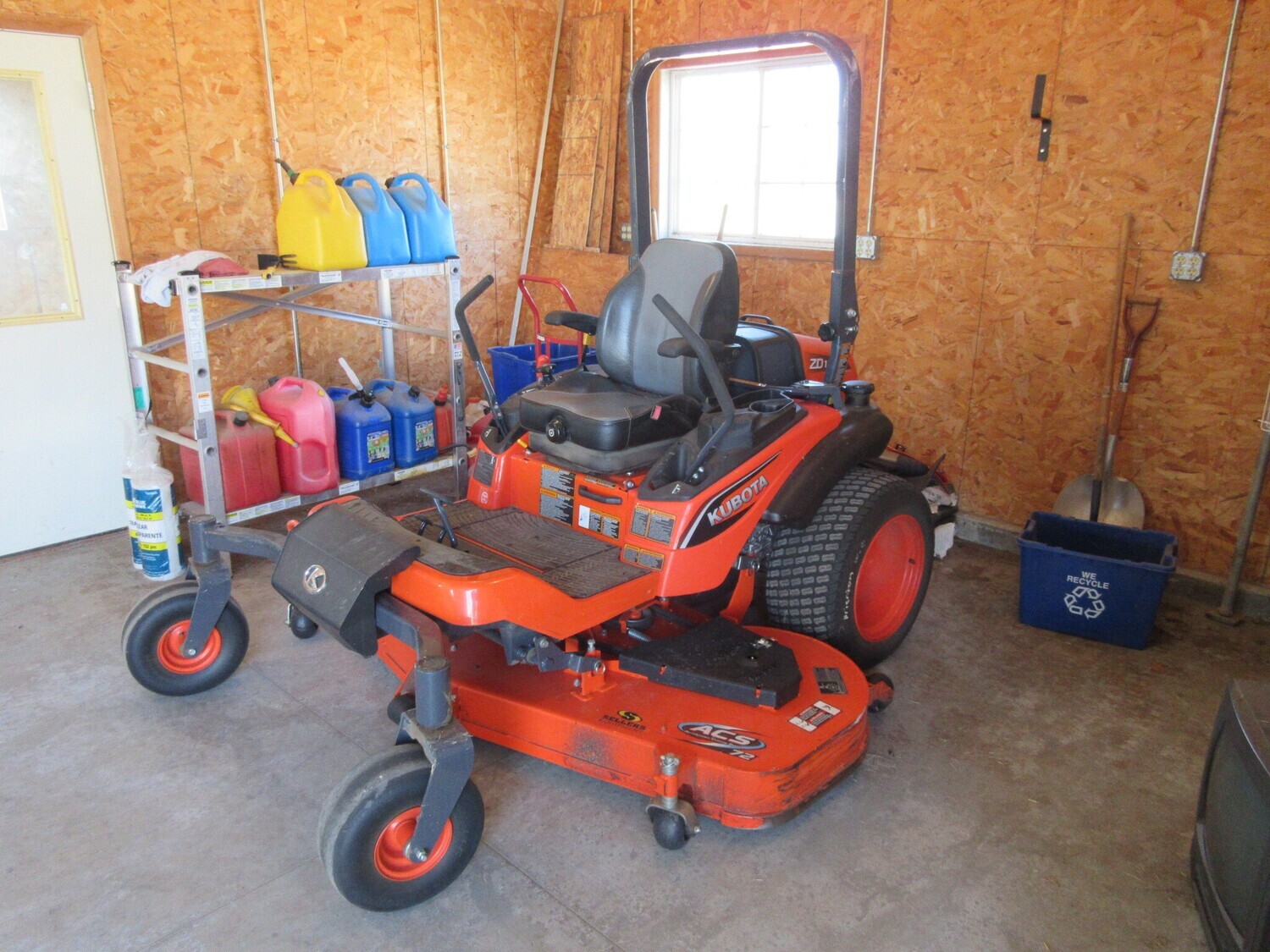 Kubota ZD1211 72” deck diesel zero turn mower 263.0 hours