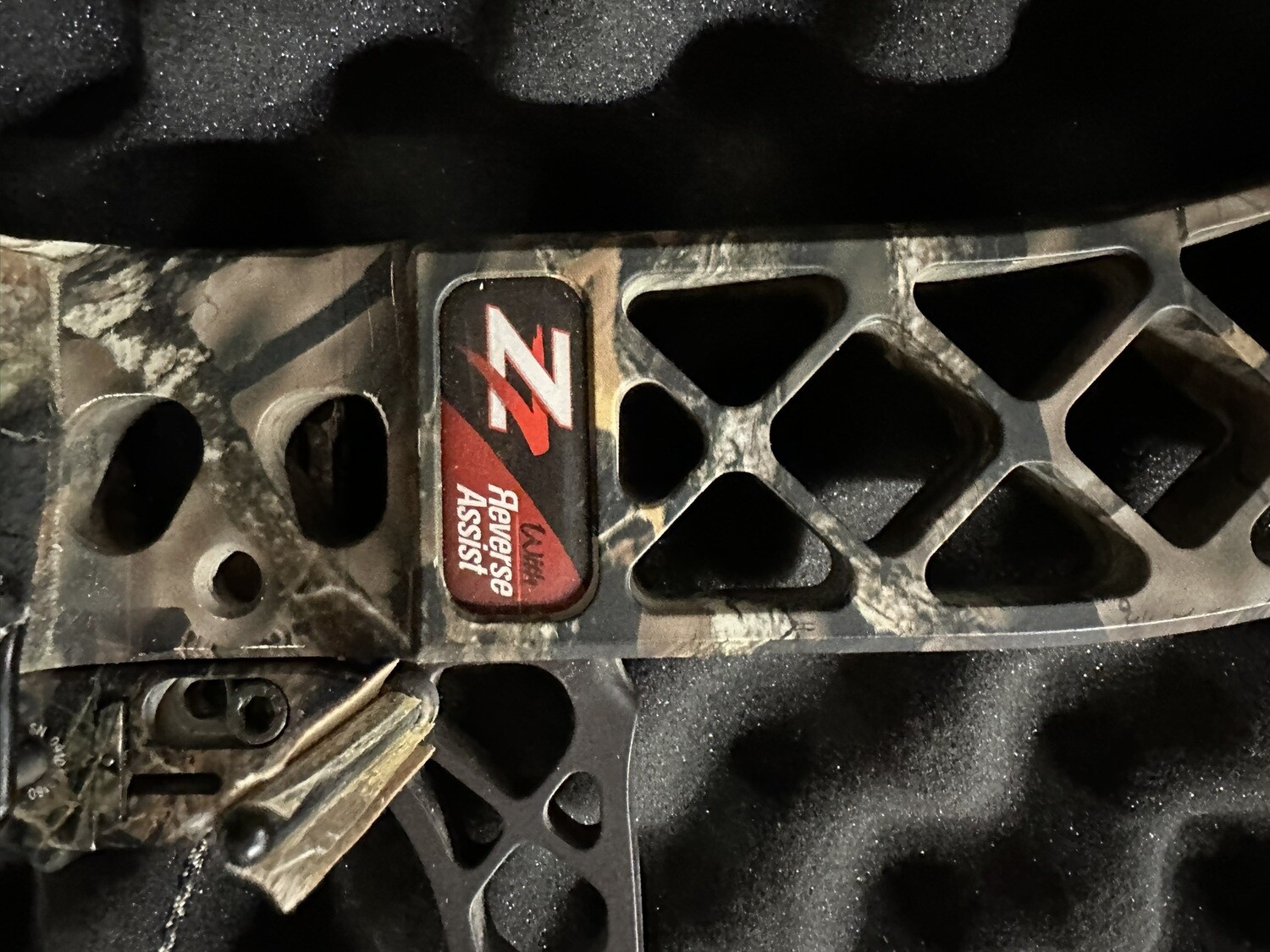 201 Matthews Z7 SoloCam Compound bow 1053808 in locking Cabela's case