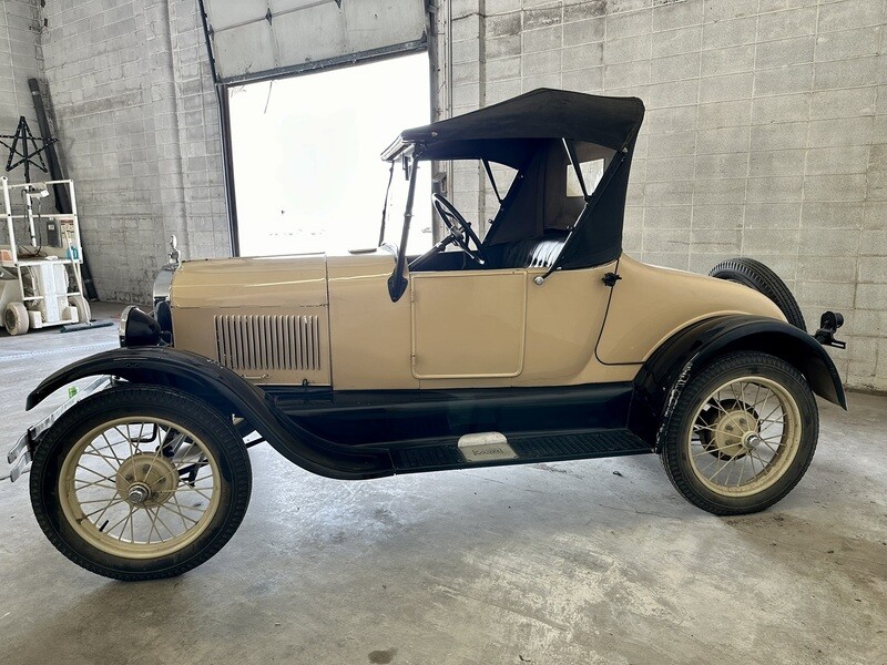 1 1927 FORD ROADSTER