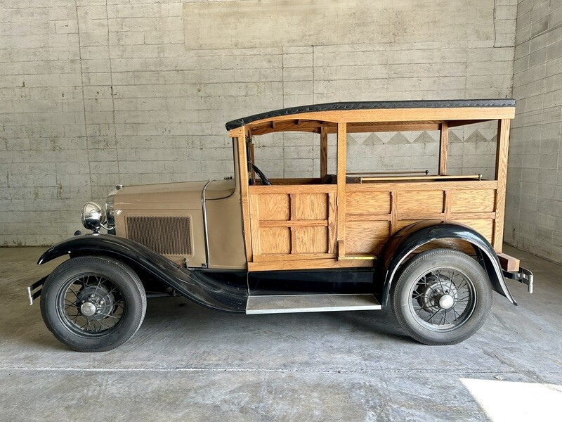 4 1931 FORD MODEL A (WOODY)