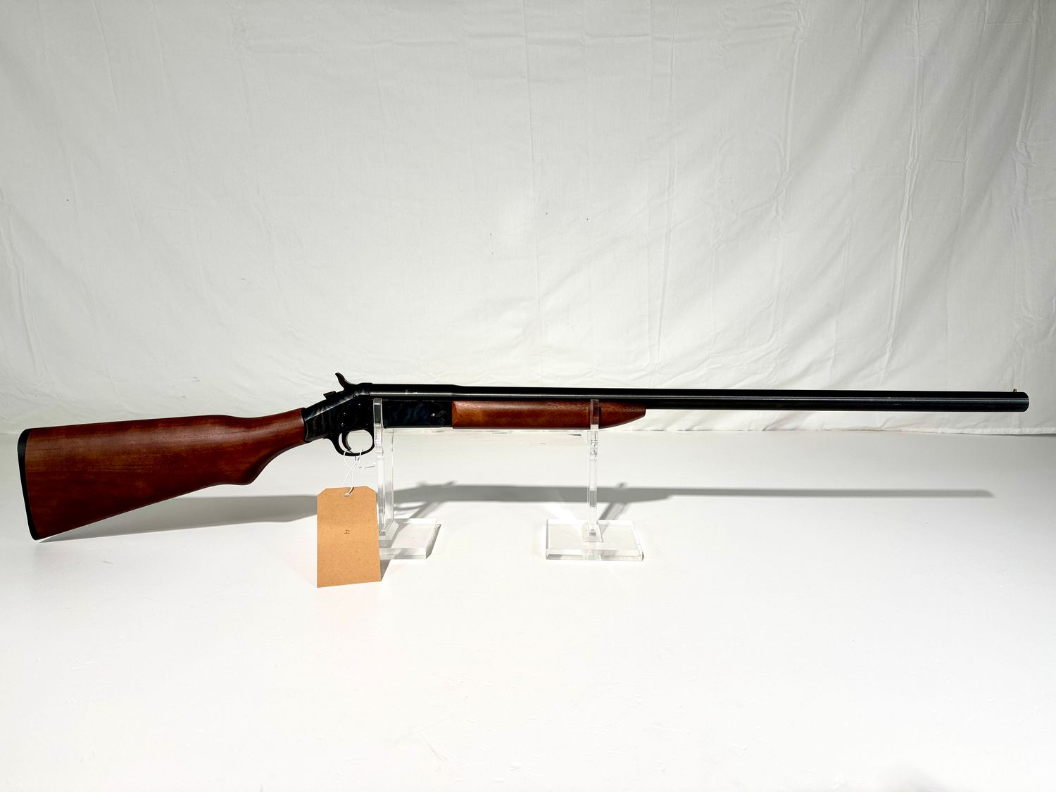 4 H &amp; R MOD 88, 12 GA SINGLE SHOT SHOTGUN