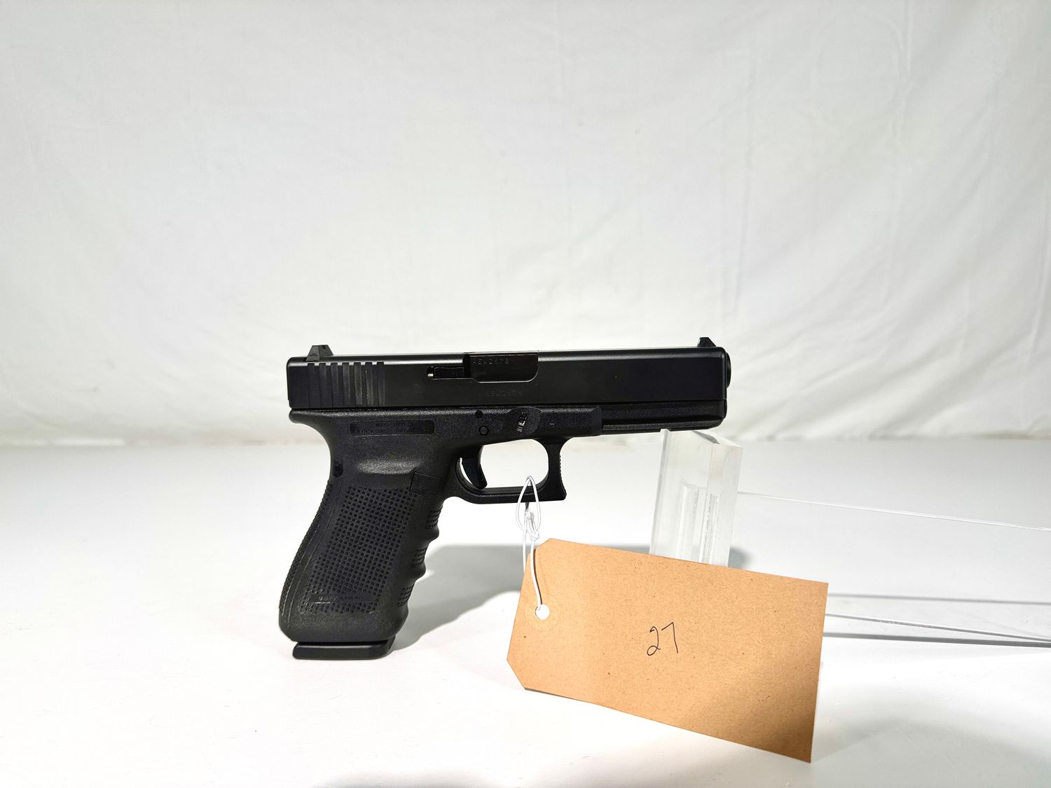 27 GLOCK 21 GEN 4, 45ACP CAL SEMI AUTO PISTOL