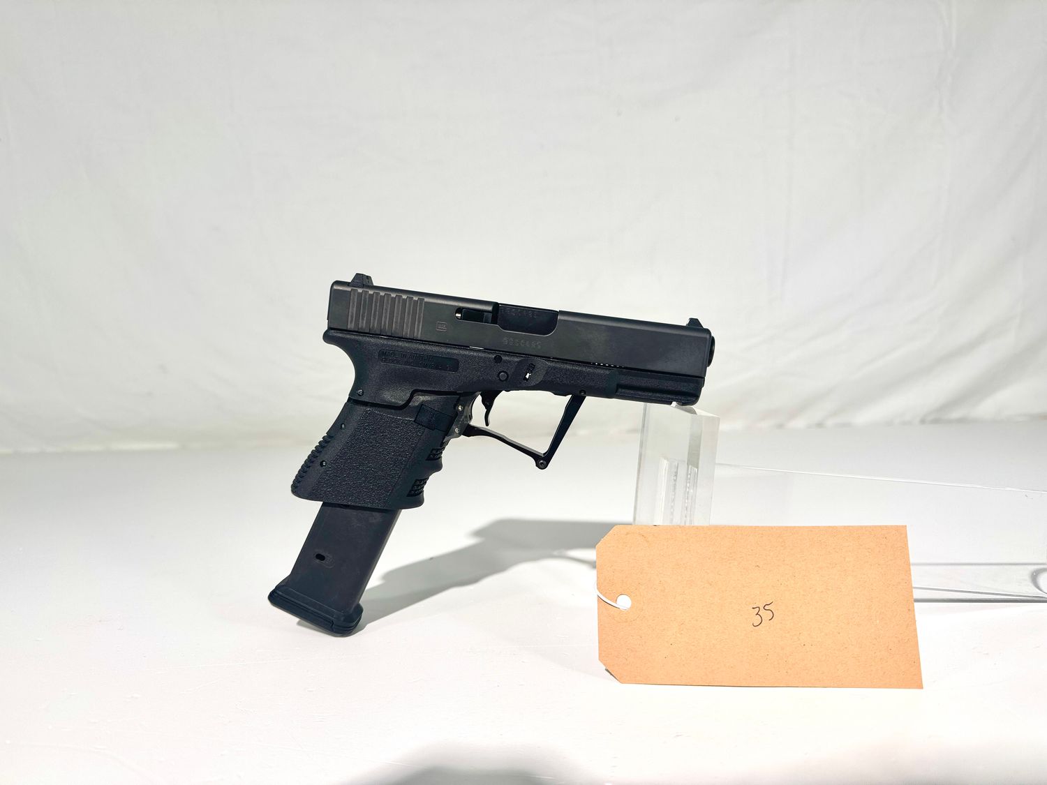 35 GLOCK 19, 9MM CAL SEMI AUTO PISTOL