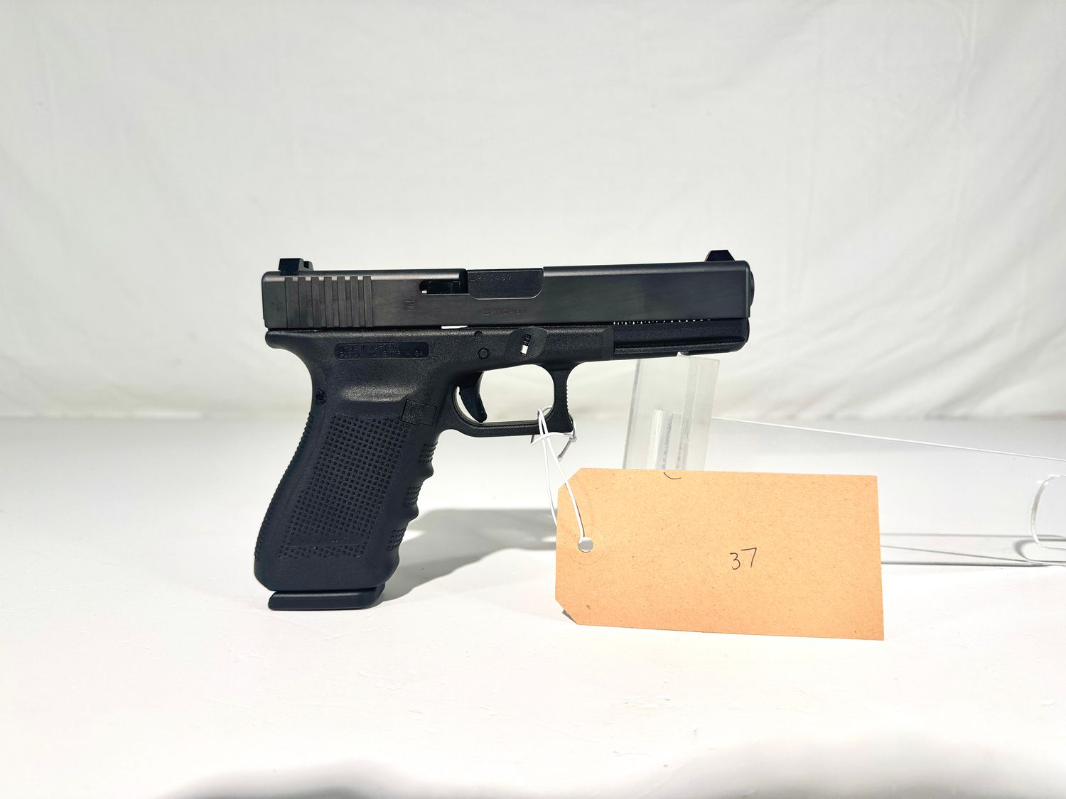 37 GLOCK 20 GEN 4, 10MM CAL SEMI AUTO PISTOL