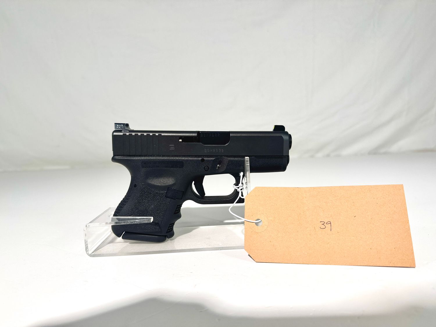 39 GLOCK 33, .357 SIG CAL SEMI AUTO PISTOL