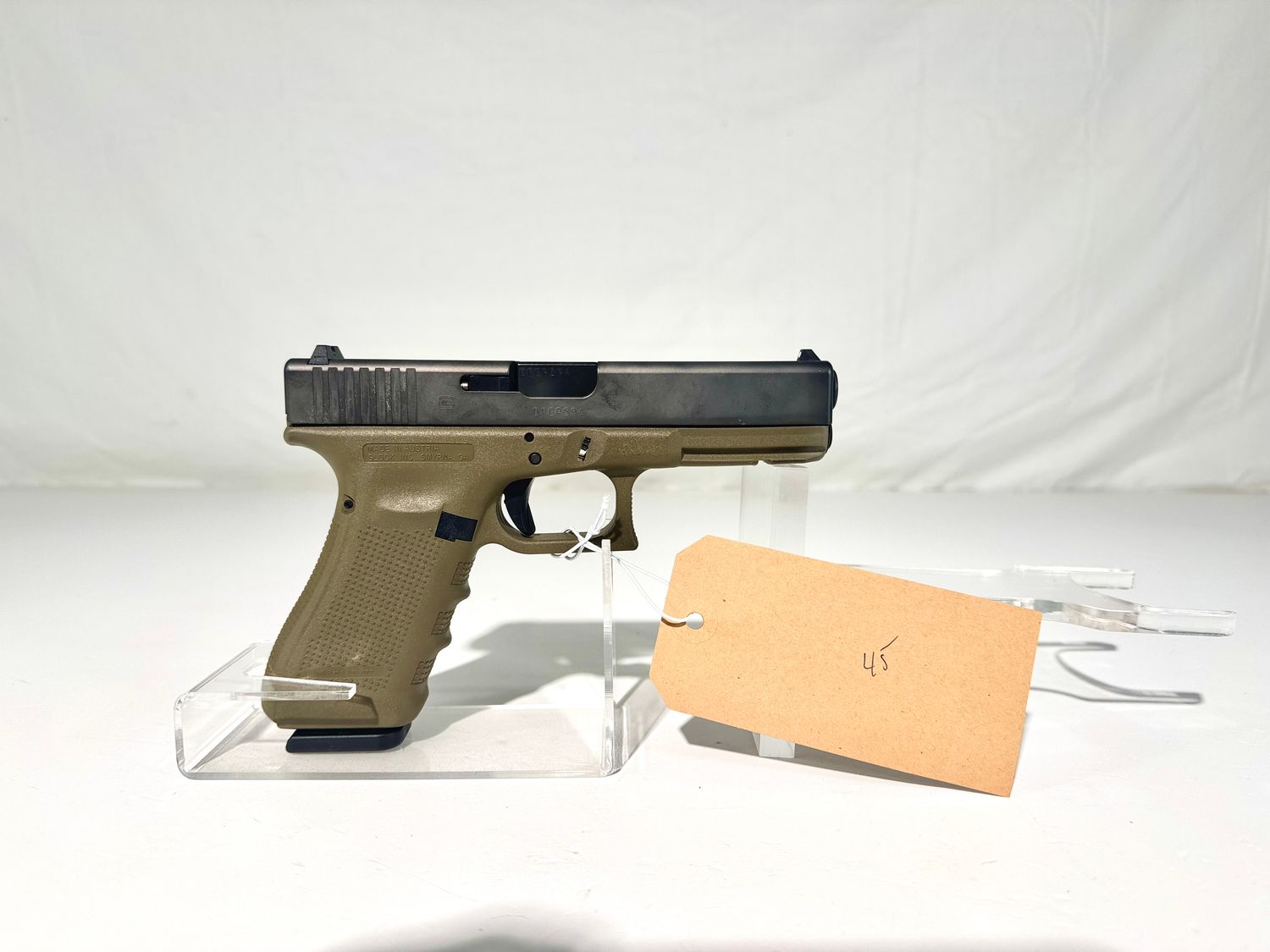 45 GLOCK 17 GEN 4, 9MM CAL SEMI AUTO PISTOL