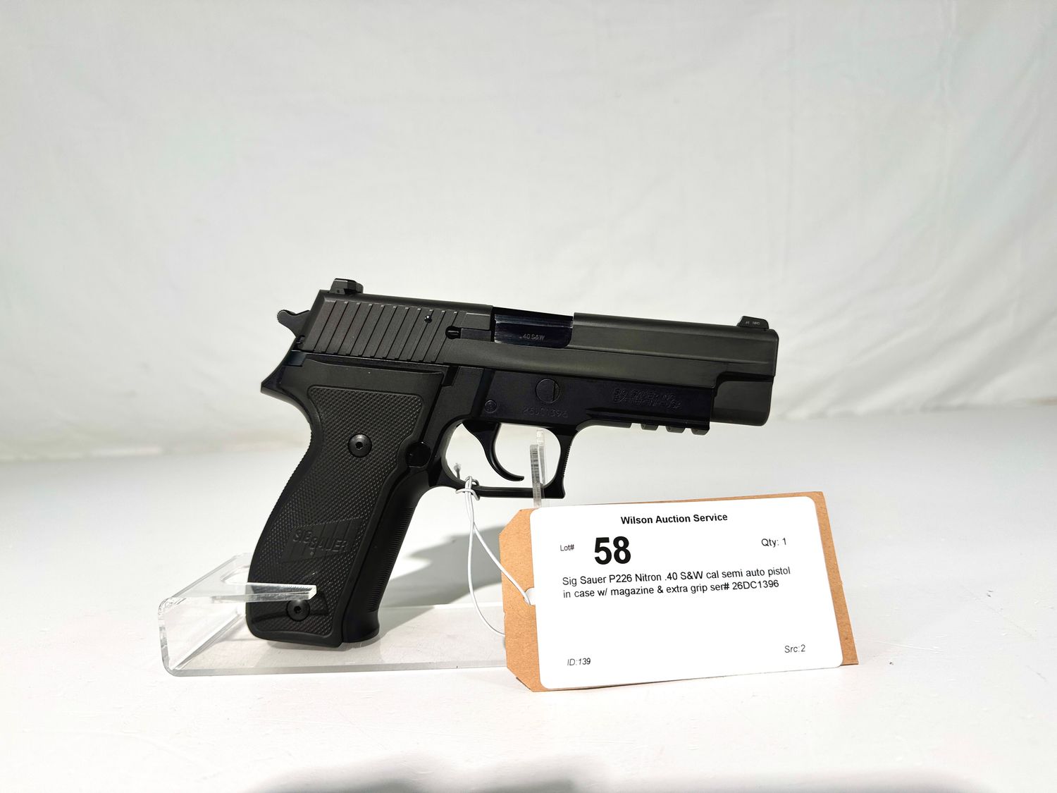 58 Sig Sauer P226 Nitron .40 S&amp;W cal semi auto pistol