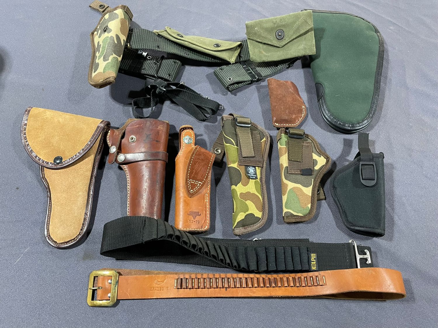 462 ASSORTED HOLSTERS &amp; SHELL HOLDERS