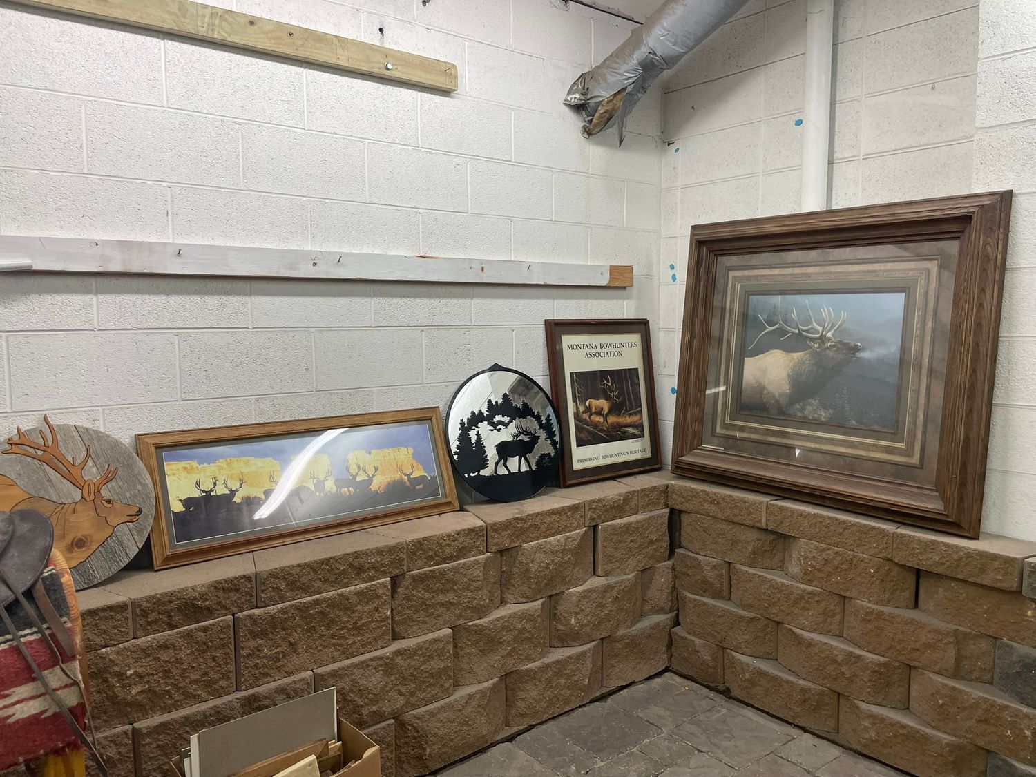 479 5 PCS. ELK ARTWORK - PICK UP ONLY