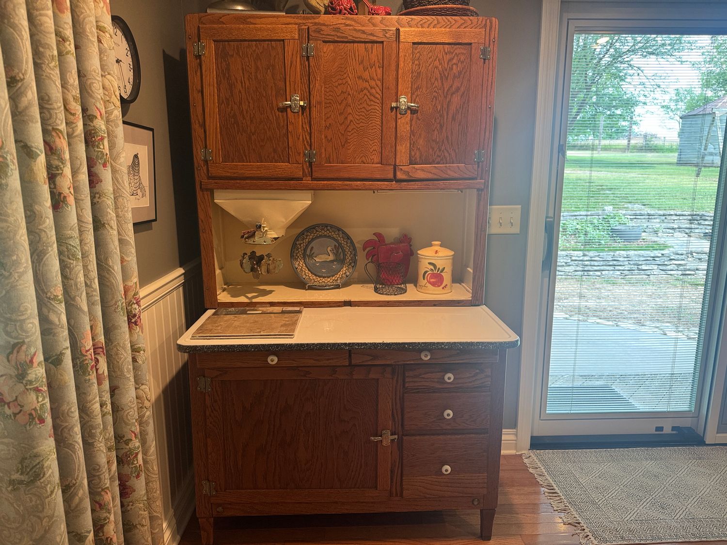 ANTIQUE &quot;HOOSIER&quot; CABINET
