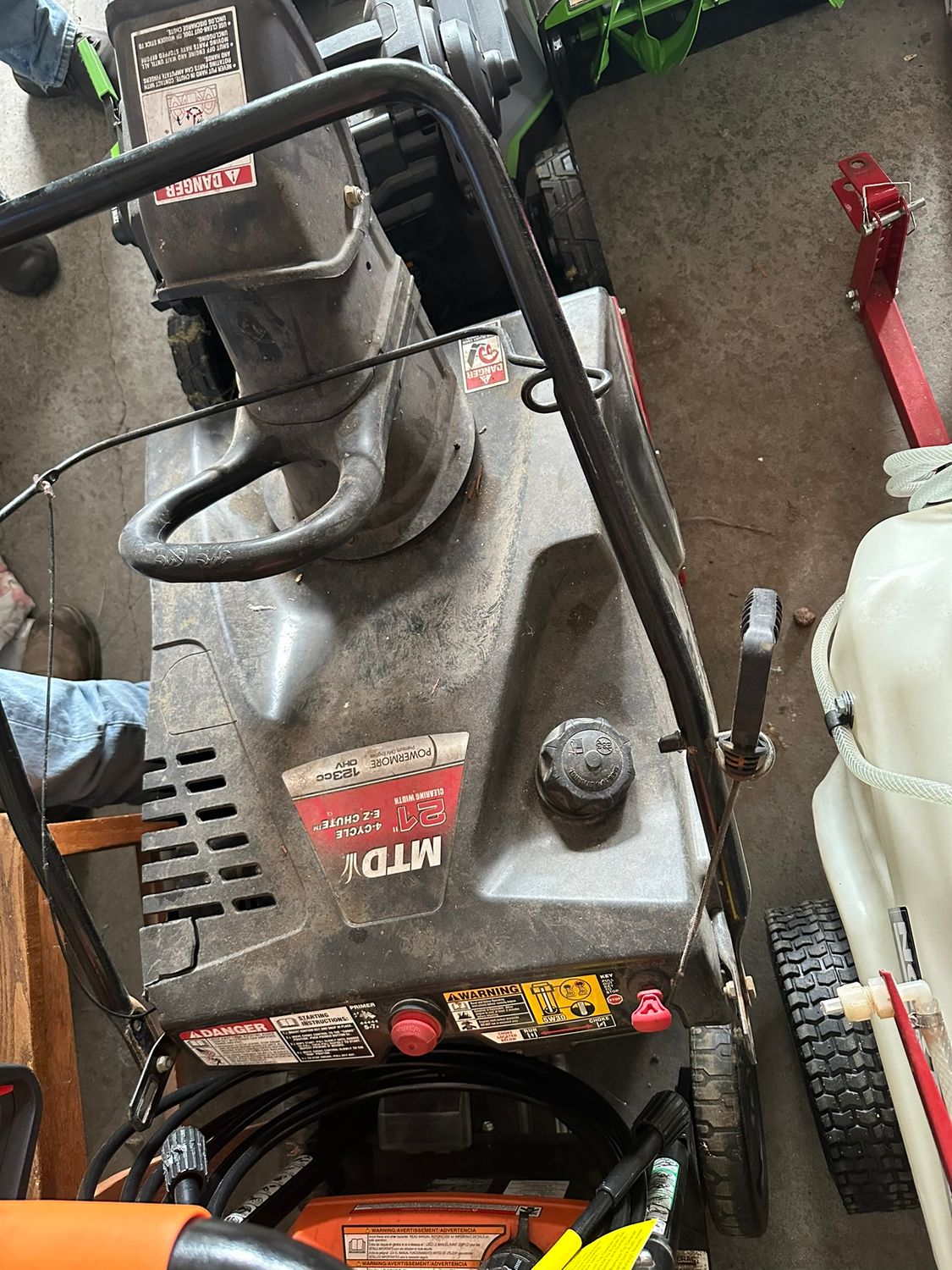 MTD 21&quot; SNOWBLOWER