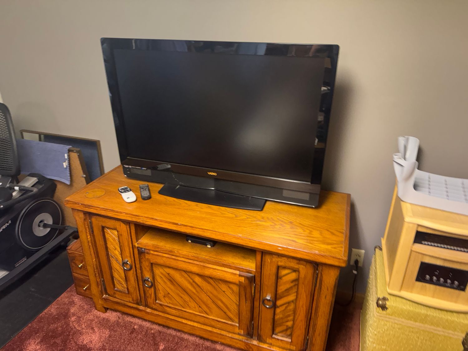 VIZIO TV &amp; CABINET
