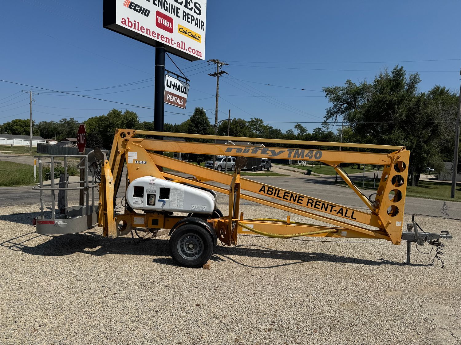 3 NIFTYLIFT TM40 TOWABLE ARTICULATED BOOM LIFT