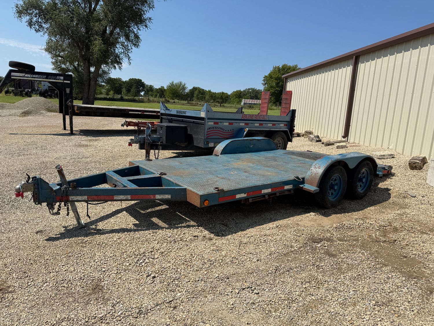 30 15&#39; X 7&#39; DUAL AXLE TRAILER