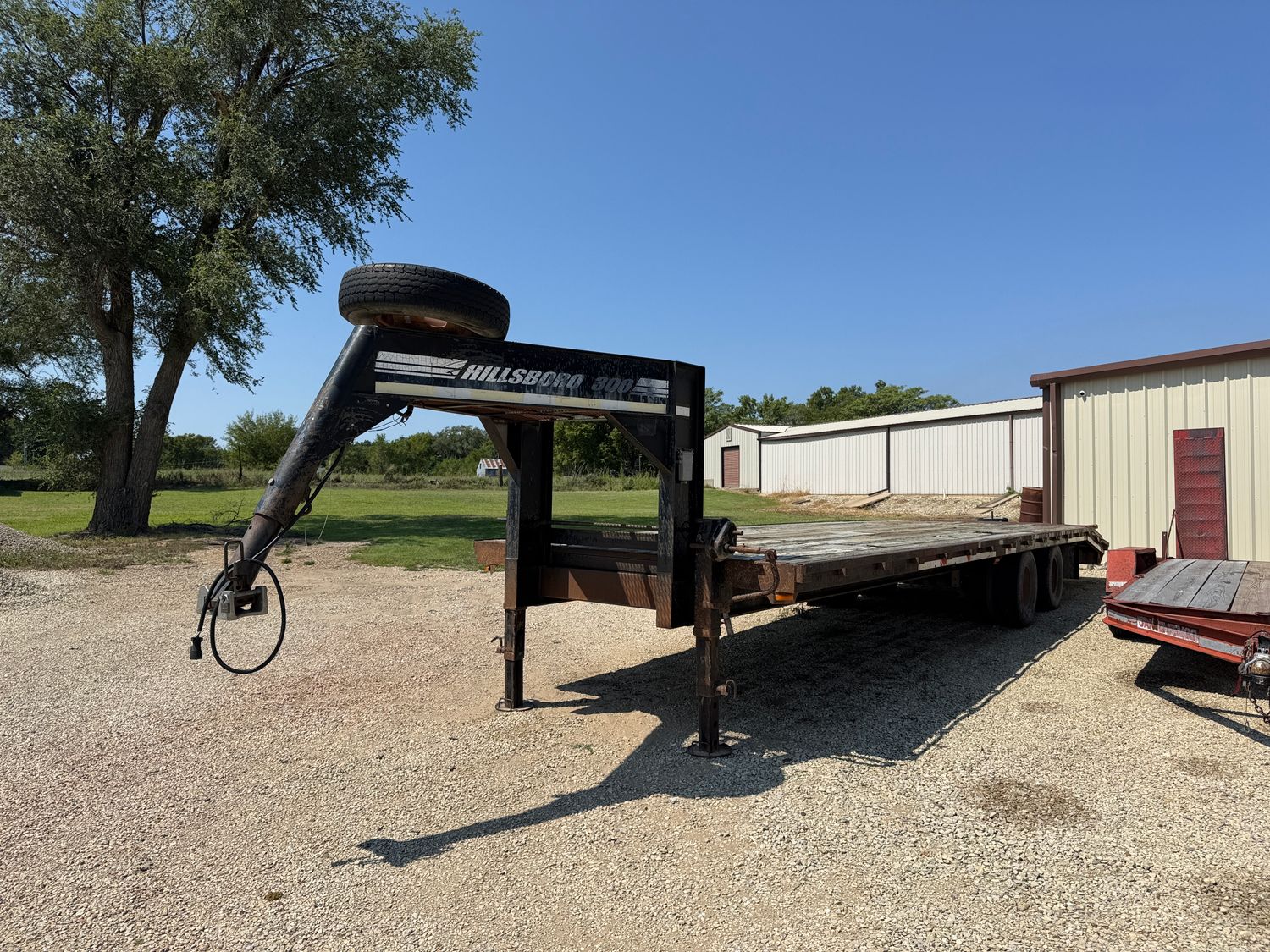 27 2002 HILLSBORO 300 GOOSENECK TRAILER