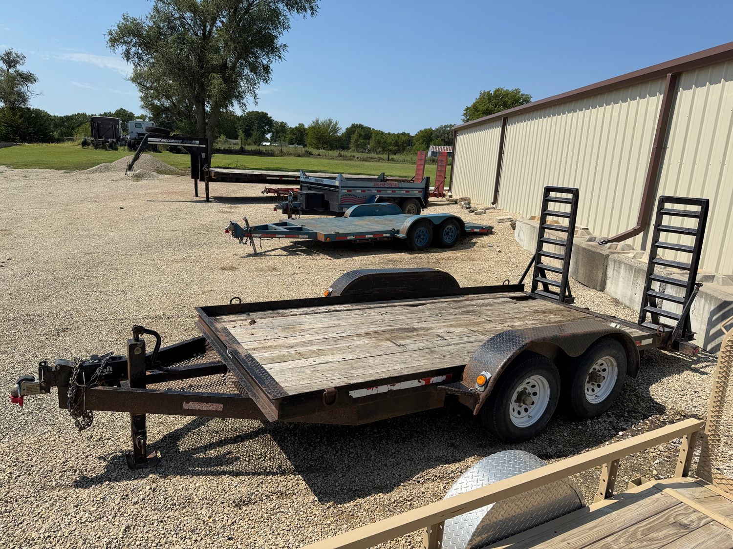32 CROFT 14&#39; X 7&#39; DUAL AXLE UTILITY TRAILER
