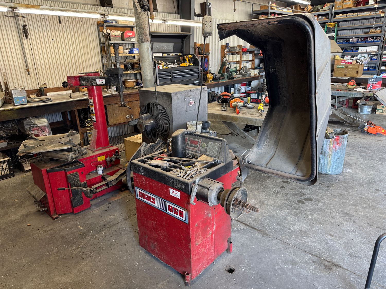 COATS TIRE BALANCER &amp; MOUNTER