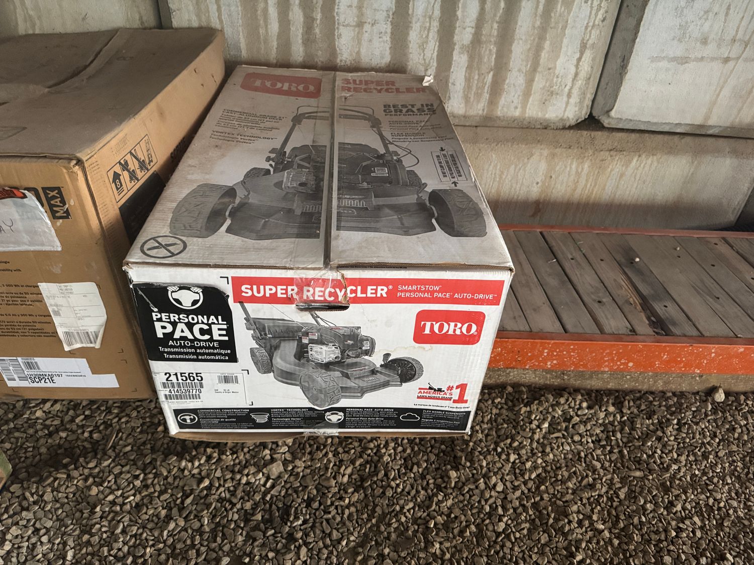 ASSORTED MOWERS/LANDSCAPING EQUIPMENT