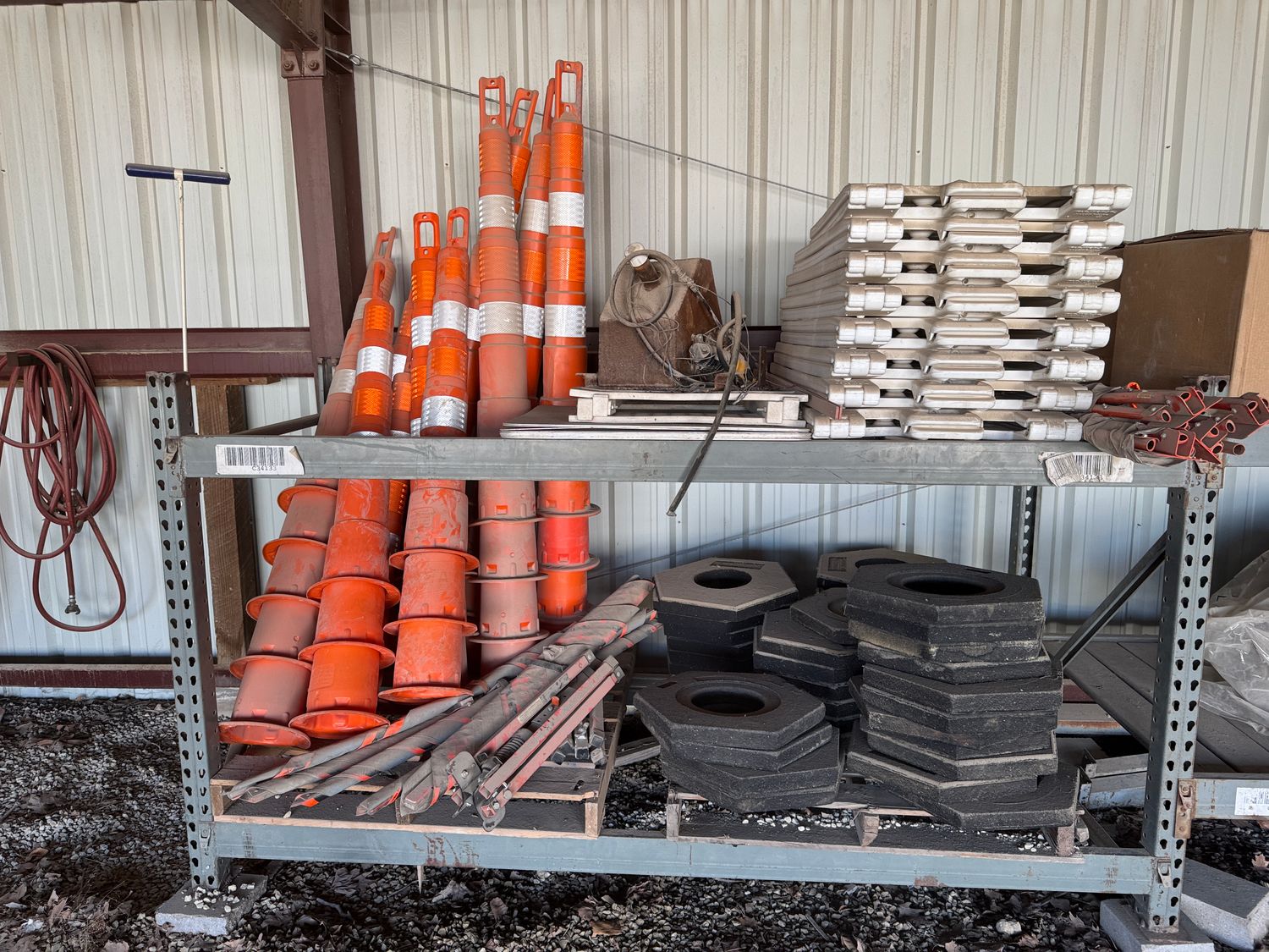 ASSORTED TRAFFIC CONES/BARRIERS