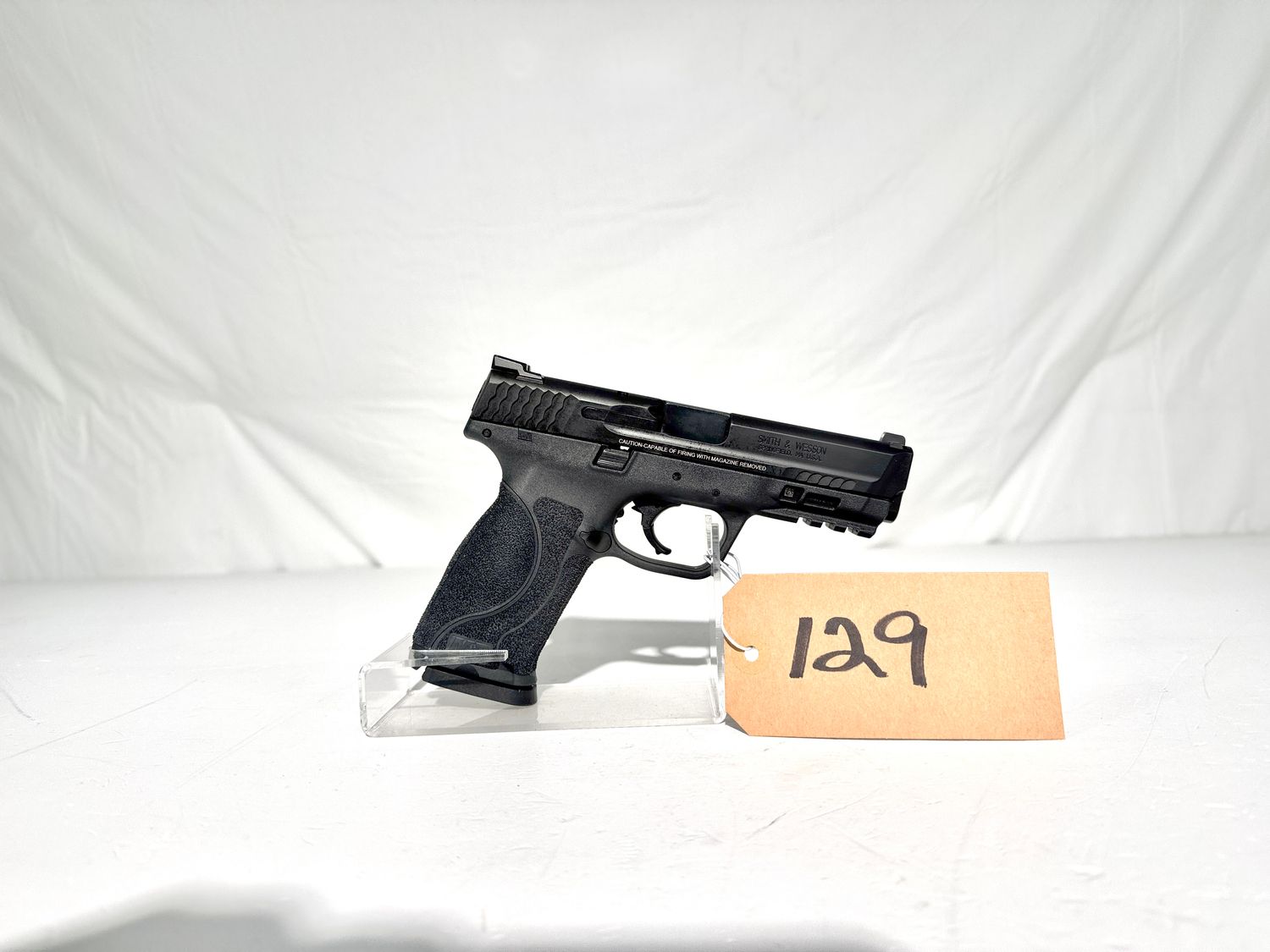 129 SMITH &amp; WESSON M&amp;P M2.0 40 CAL SEMI AUTO PISTOL