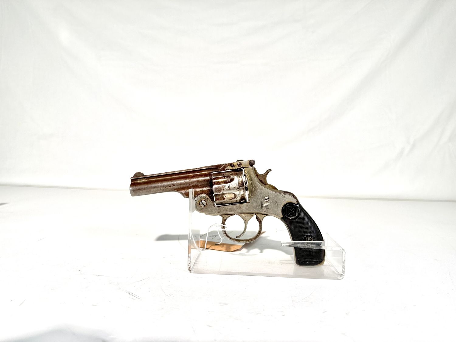 21 H &amp; R 32 cal 6 shot top break revolver