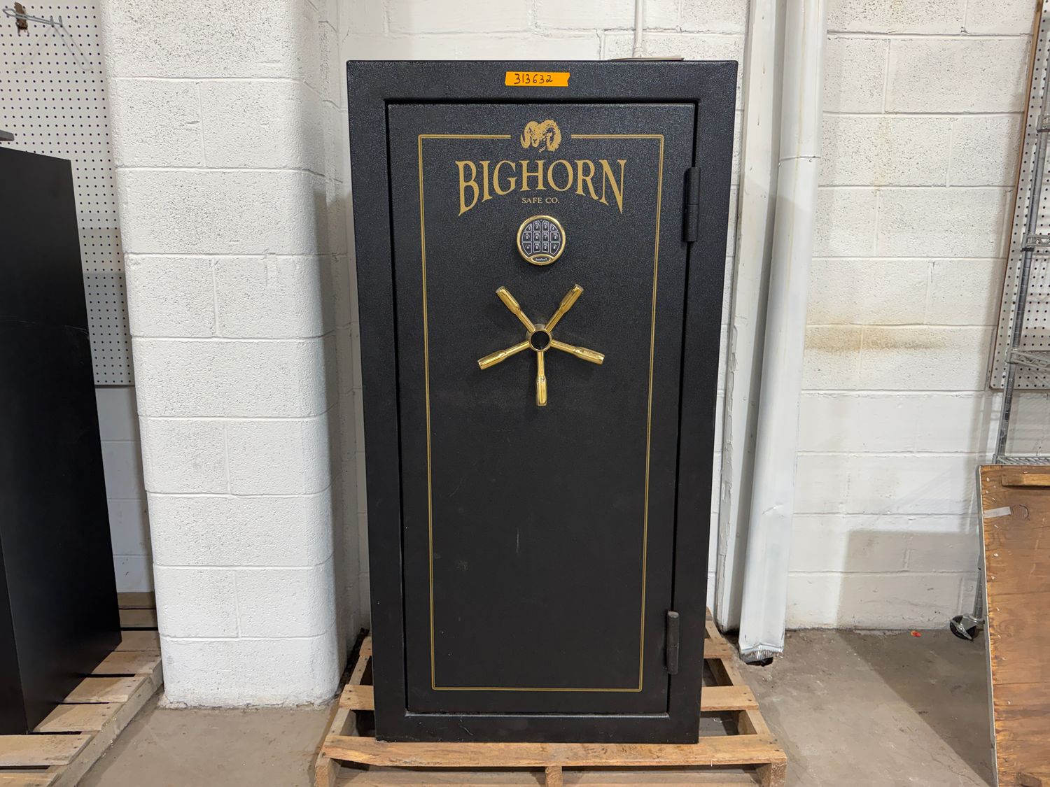 74D BIGHORN SAFE CO. MODEL 6030ELX GUN SAFE
