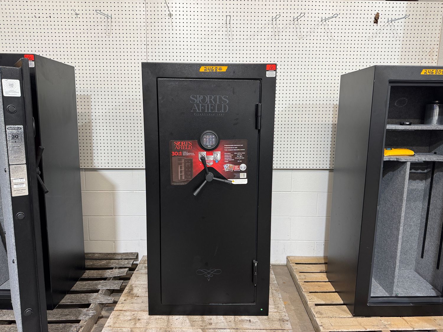 74F SPORTS AFIELD 30+ GUN SECURITY SAFE