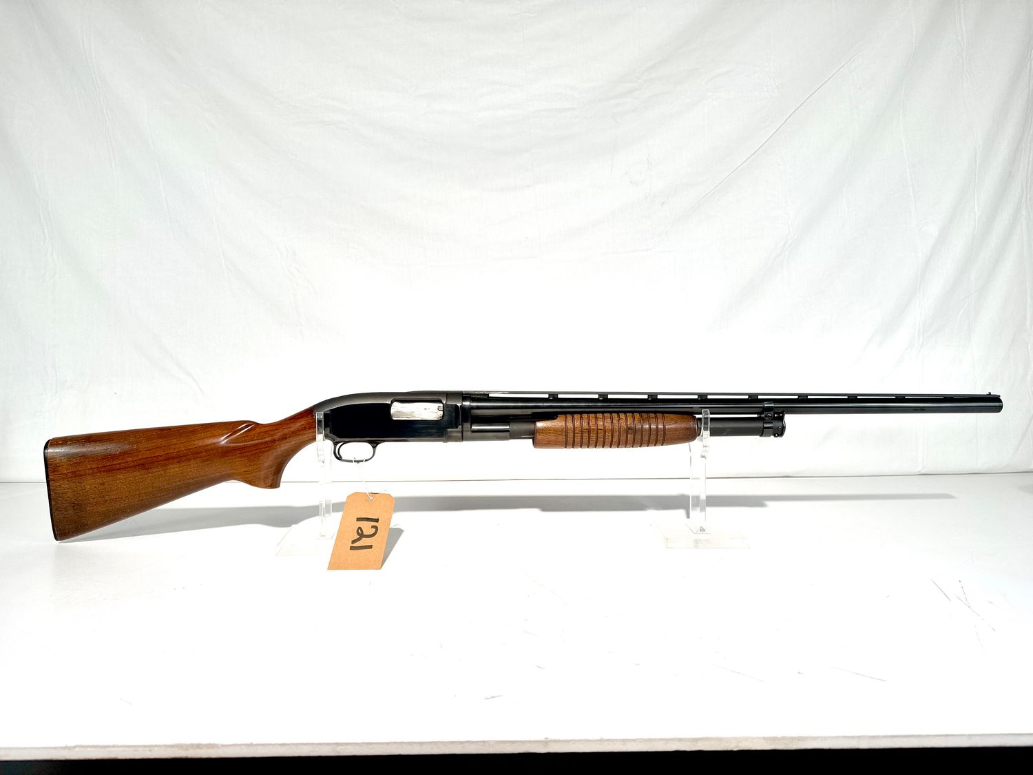 121 WINCHESTER MOD 12 12 GA PUMP SHOTGUN